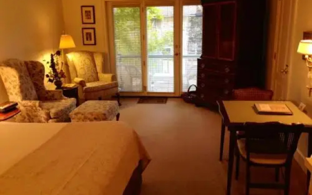 Waterford Suite 216