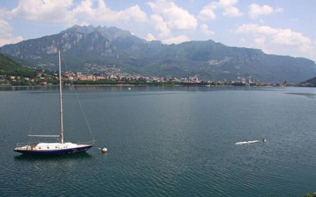 Cozy Lake Como Apartments