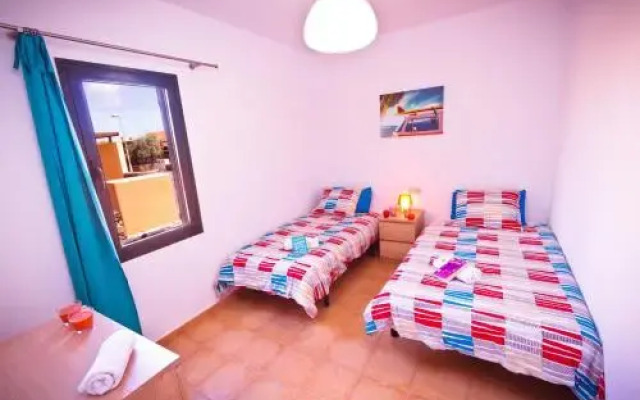 7 Island Surf House
