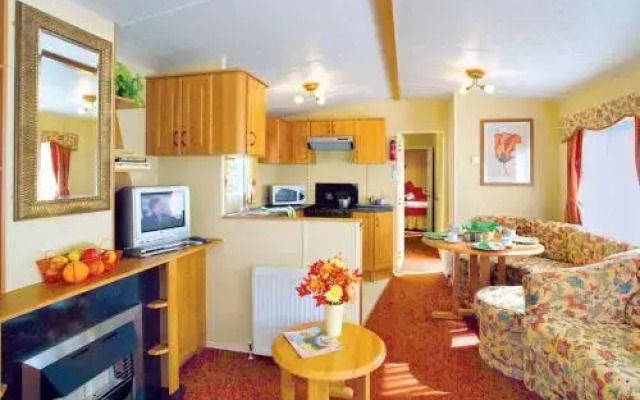 Eastcott Lodges