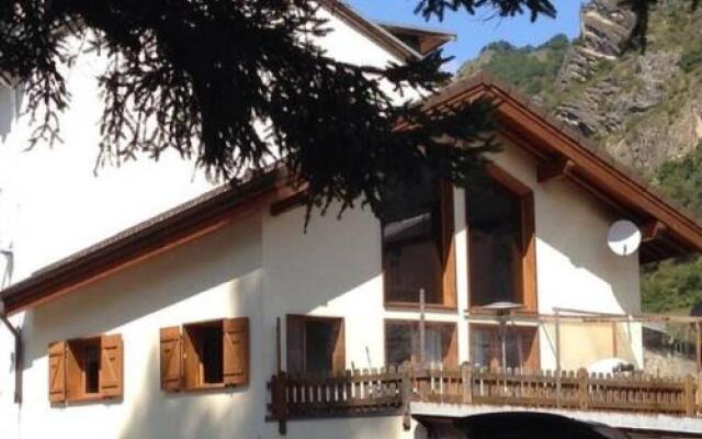 Ski Lodge