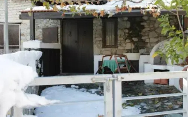 Symposio Nikos House