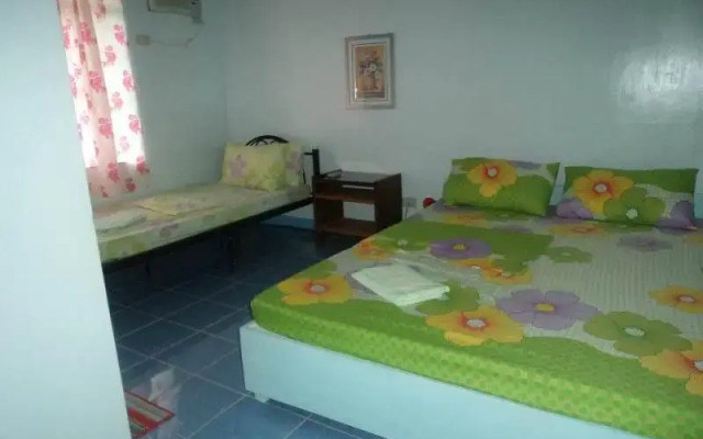 Wow Na Wow Tourist Inn