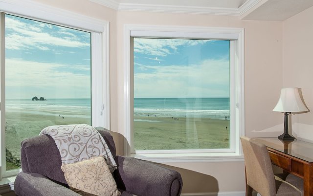 Seaview Condos 403 2 Br by RedAwning