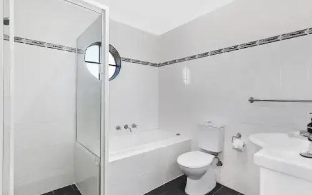 Mcgirr Penthouse Apartment