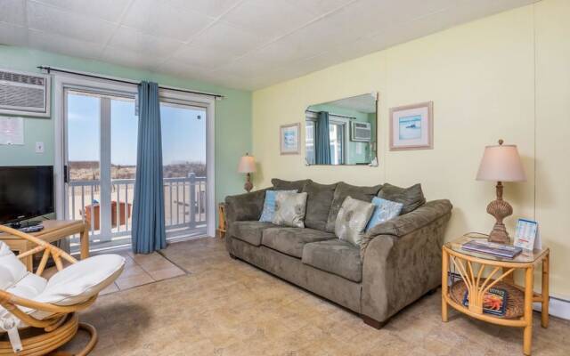 46th St Windjammer 106 1Br Condo