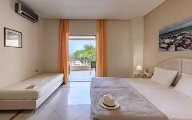 Poseidon Studios & Apartments