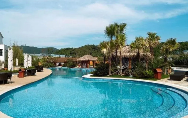 Huanxiu Resort And Spa