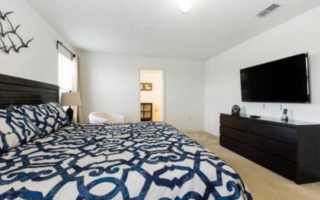 7BR Villa - 4731 Blue Diamond Street