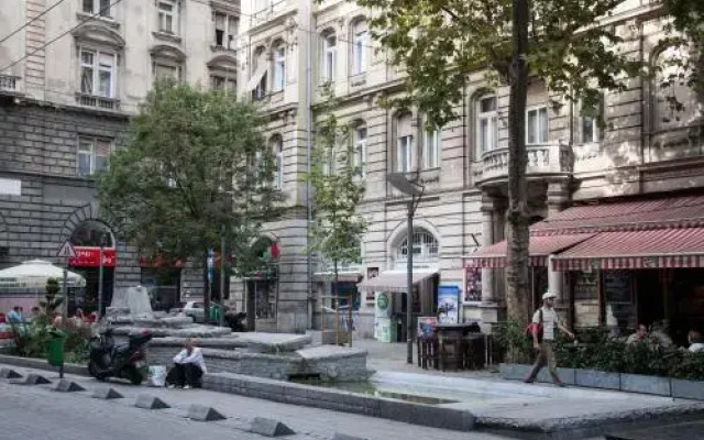 Broadway Gem Apartment