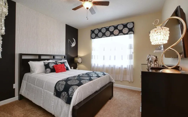 Paradise Palms 8810