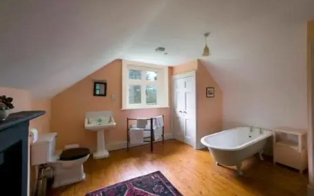Ballealy Cottage