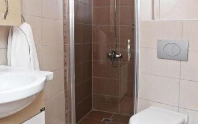 Tanin Hotel
