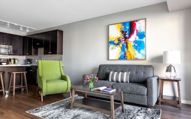 Stay Alfred on South 4th Street