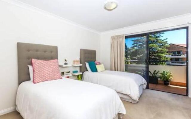 Bondi Beach Lamrock Avenue