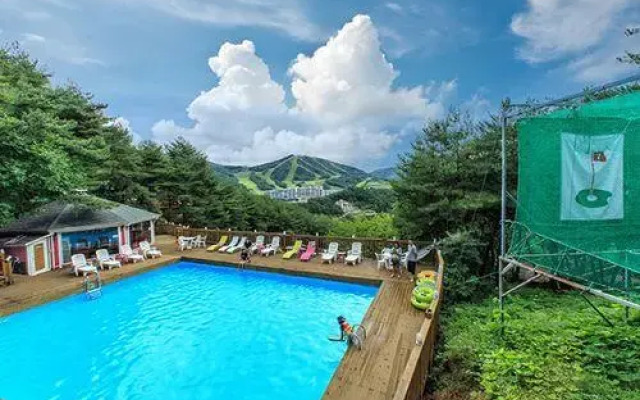 Hoengseong Forest Lover's Star Pension
