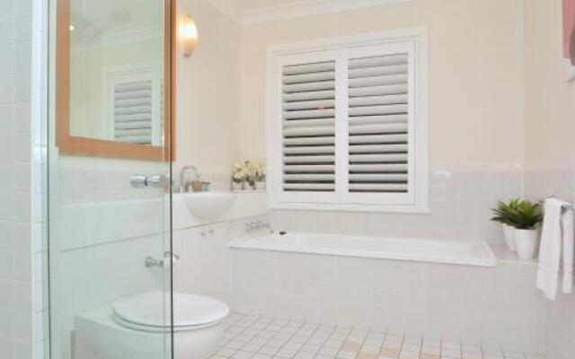 Villa 3br De Saran Resort Condo located within Cypress Lakes Resort (nothing is more central)