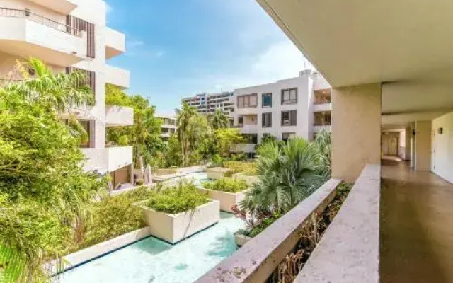 Key Colony at Key Biscayne