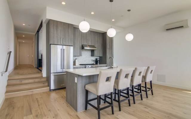 Luxury San Diego Loft wParking