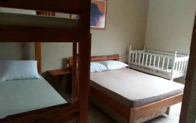 Casa espaçosa a 100m da praia Perequê Açu