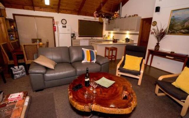 Ellimata Holiday Cottage