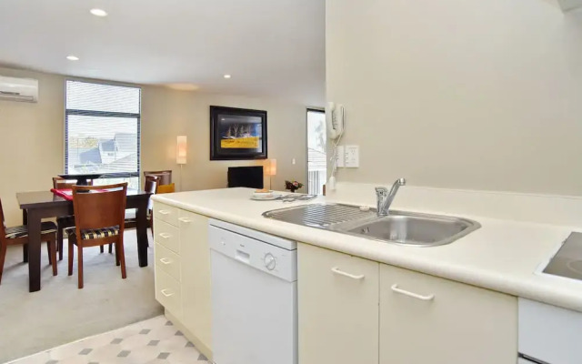 Park Lane Apartment 4