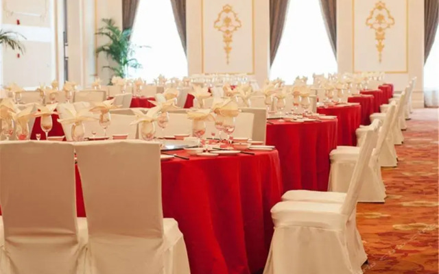 Binhai Jinshi International Hotel