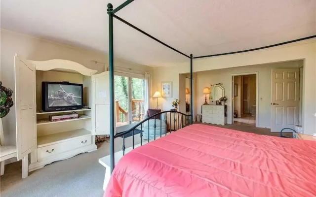 Shooting Star - Four Bedroom Cabin