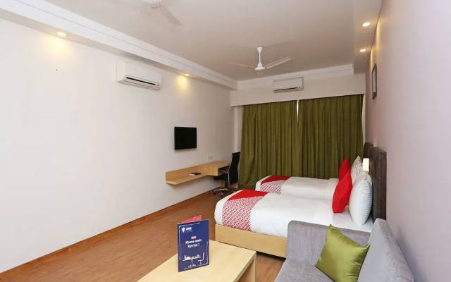 Capital O 13727 Hotel Aarogyam Suites