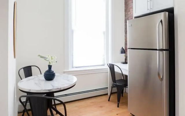 Contemporary South End Suites by Sonder
