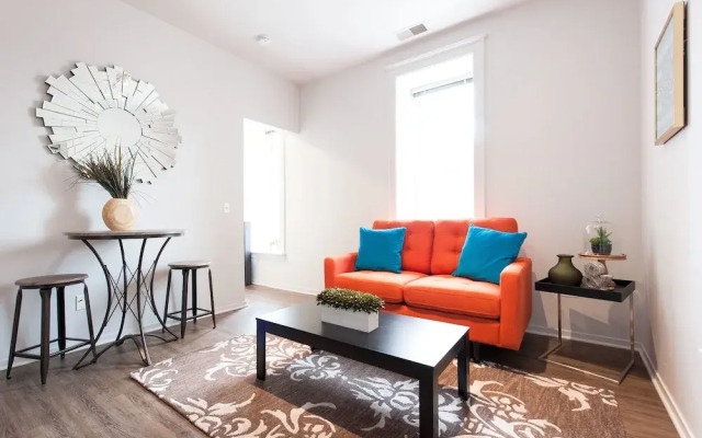 Classic South Loop Suites by Sonder