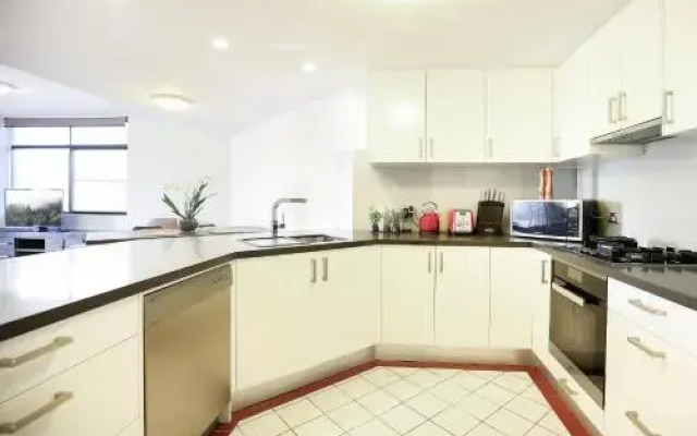 Vibrant inner-city living - Darling Harbour fringe