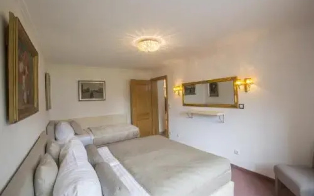 Golden GaPa Penthouse 1