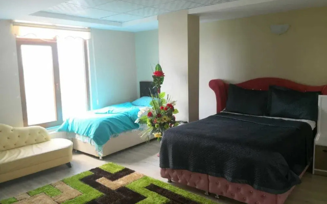 Yukselen Otel