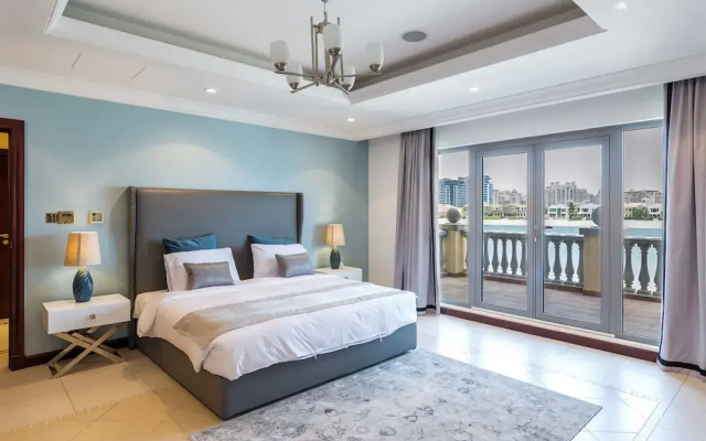 Canal Cove Villa by Deluxe Holiday Homes