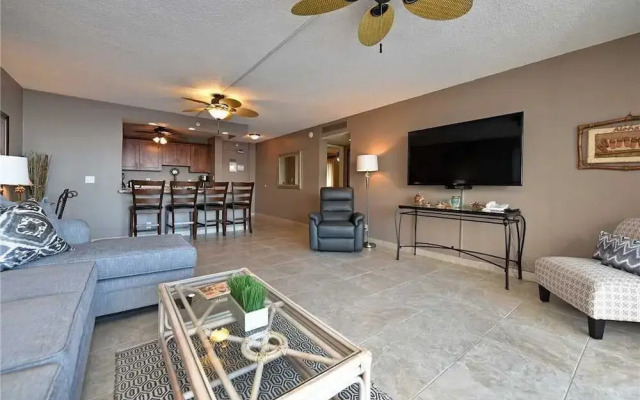 Valley Isle 509 by RedAwning