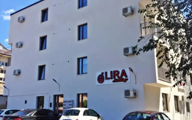 Lira Holiday