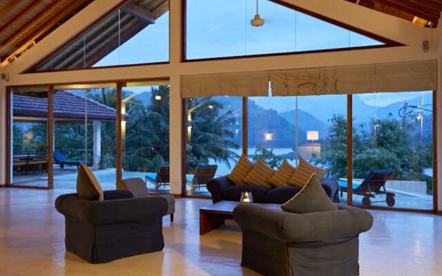 The Glasshouse Victoria, Kandy