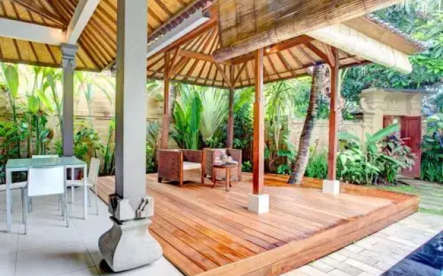 Villa Taman Rahasia