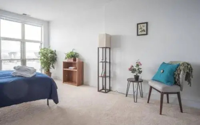 Convenient 1BR in 3rd Ward with Parking