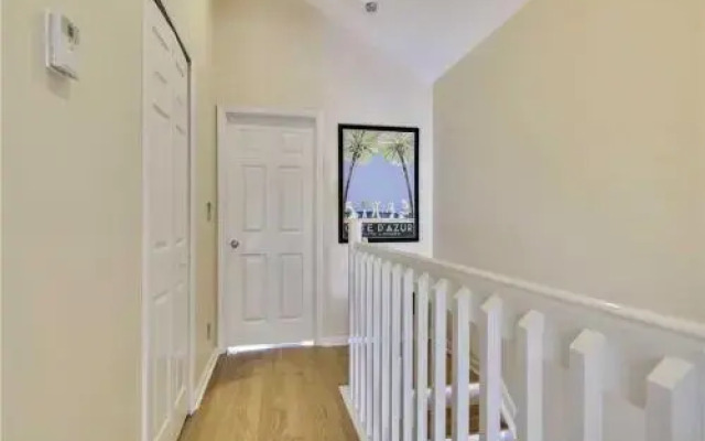 Breezy Bungalow (Townhouse)