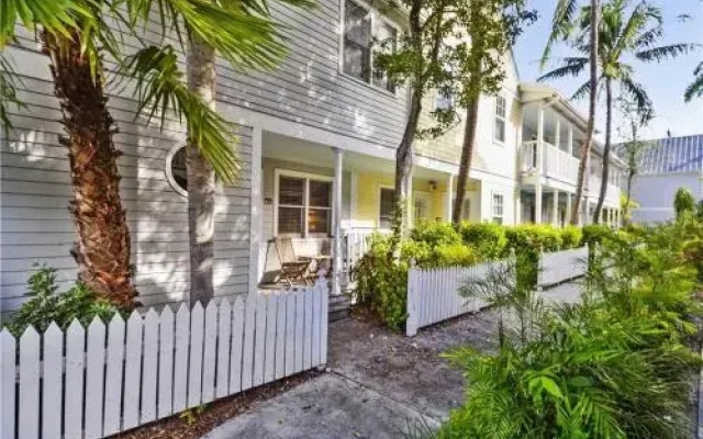 Beach House Condo (Condo)