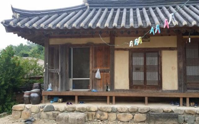 Nakwon Hanok Guesthouse