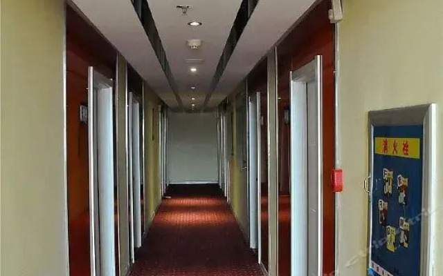 Thank Inn Plus Shandong Linyi Lanshan District People Square