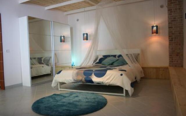 Blue B&B