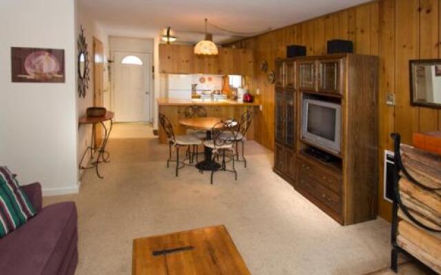 Mammoth View Villas 46 2 Br condo by RedAwning