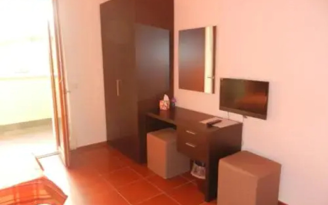B&B Ad Hoc