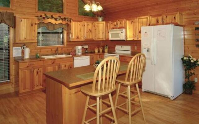 Moosetrax - 3 Bedrooms, 2 Baths, Sleeps 6 Cabin by RedAwning