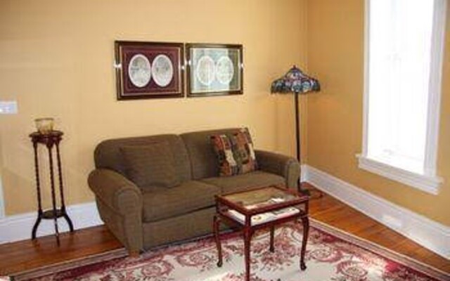 The Harbourfront Inn