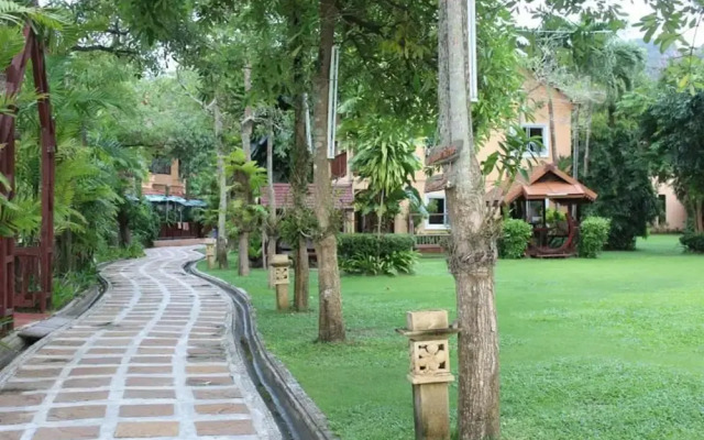 Ko Chang Grand Cabana